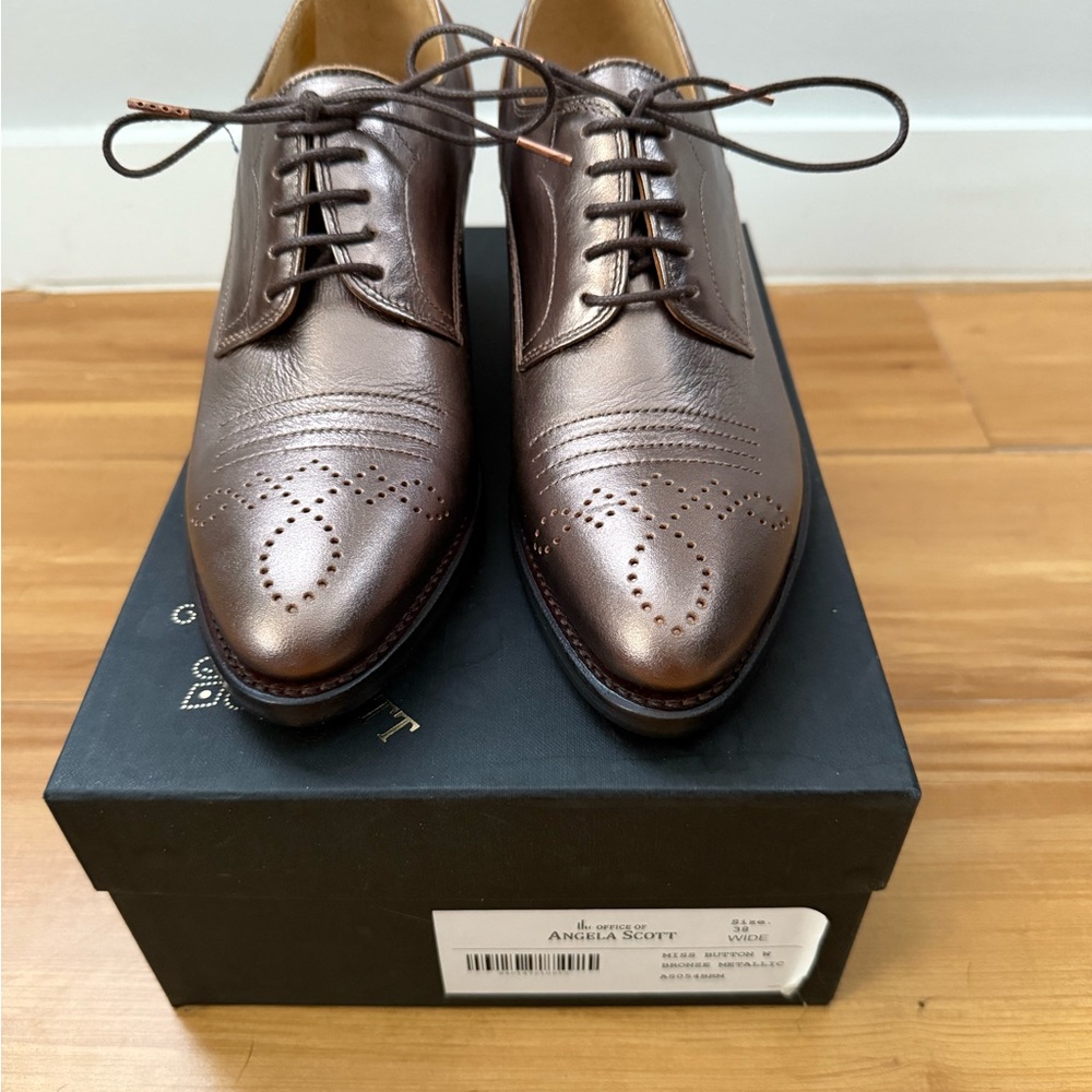 Miss Button Bronze Metallic Oxford Heels size 8W